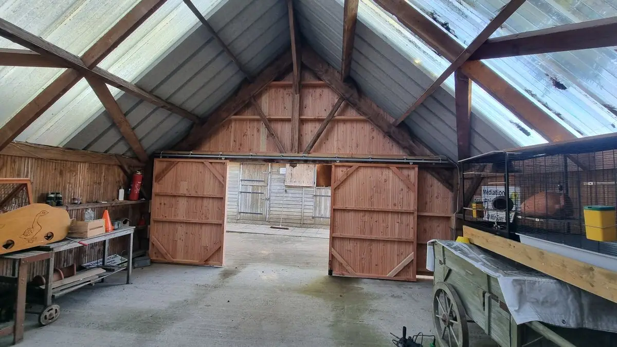 Bardage Douglas d’un préau — photo du chantier 4