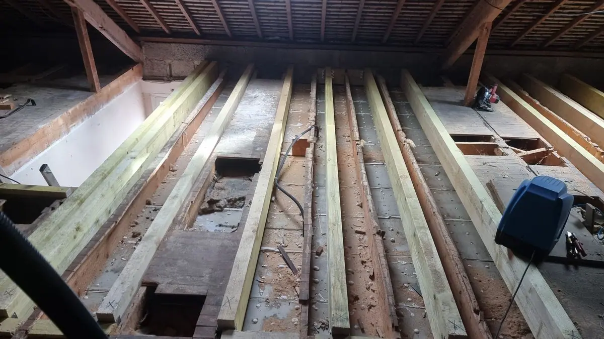 Combles : solives et charpente renforcées — photo du chantier 2