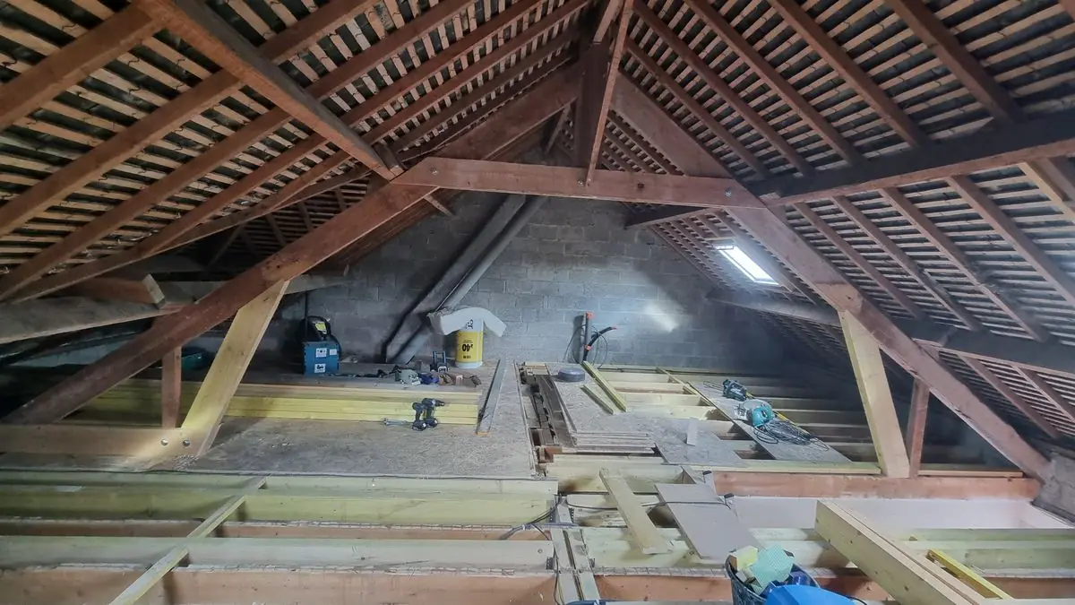 Combles : solives et charpente renforcées — photo du chantier 4