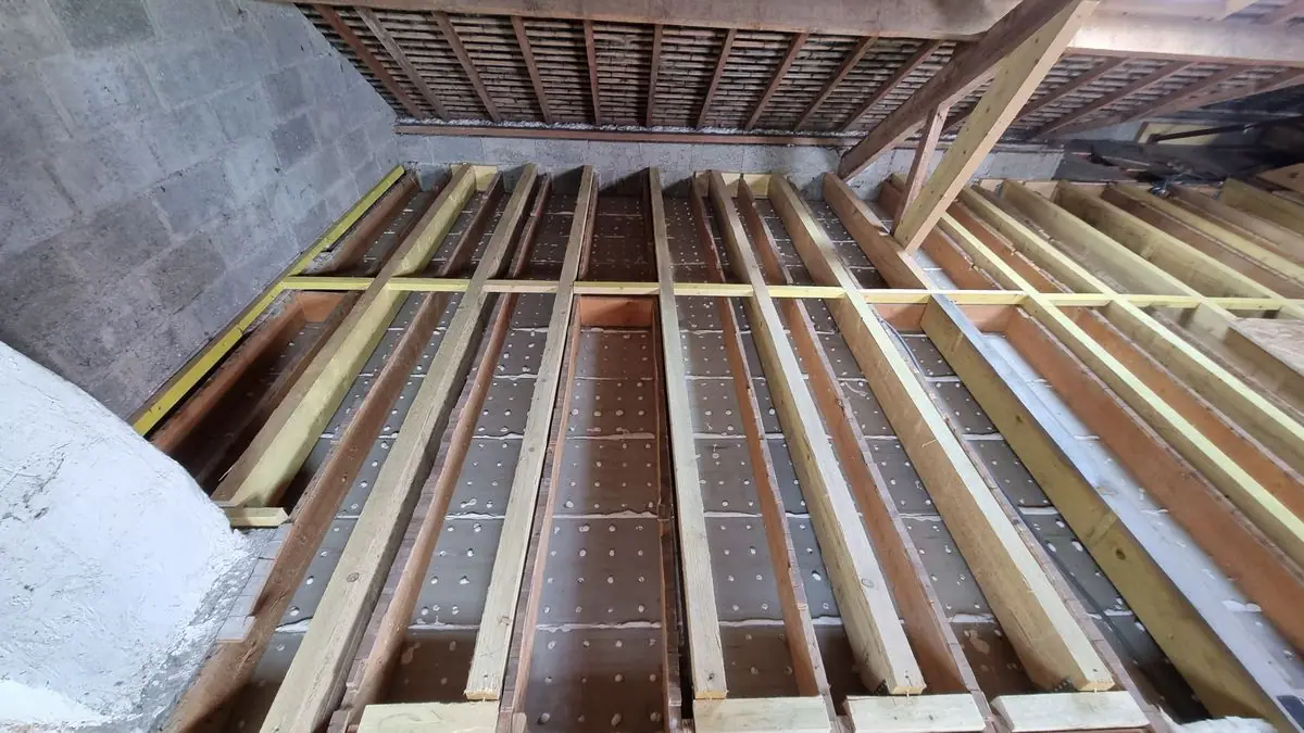 Combles : solives et charpente renforcées — photo du chantier 5